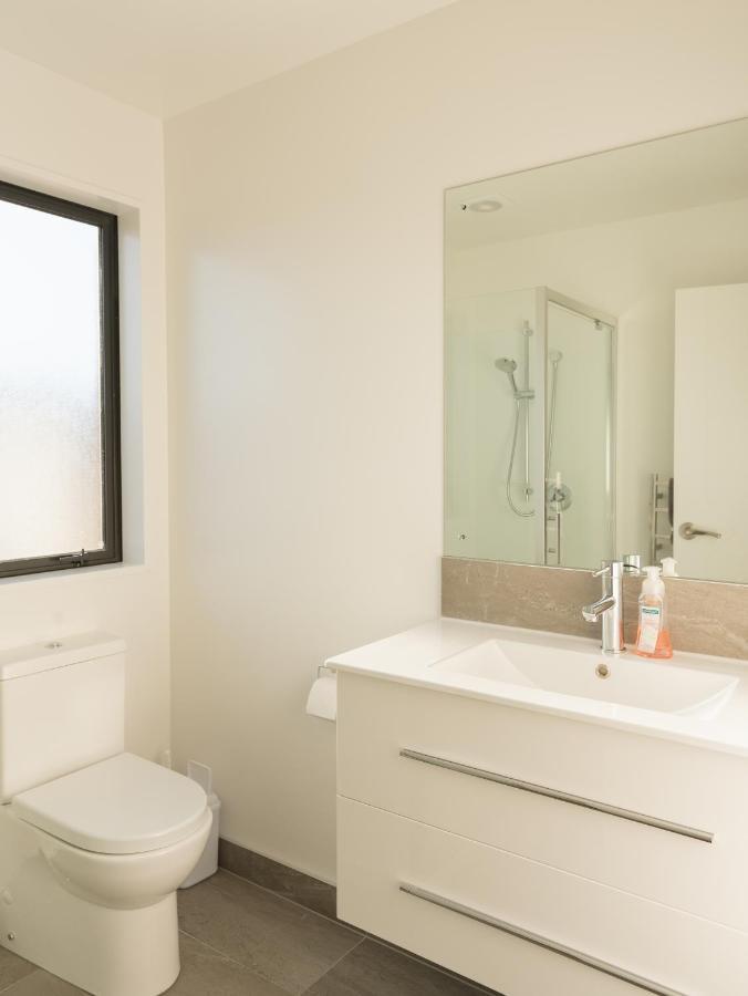 Entire Unit - 18 Rodman - Newly Furnished Apartment Лейк Текапо Екстериор снимка